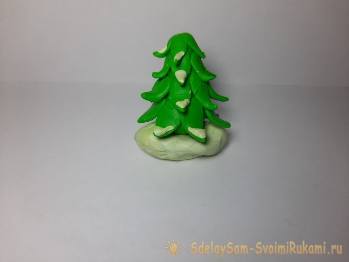 Как сделать красивую елочку из пластилина