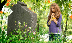 Негативная энергия может поселиться в доме: какие фотографии нельзя делать на кладбище Негативная энергия может поселиться в доме: какие фотографии нельзя делать на кладбище