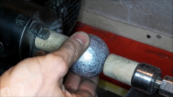 Как из алюминиевой фольги изготовить идеальный шар