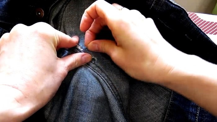 Как зашить потертость между штанин на джинсах