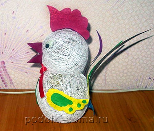 Пасхальное яйцо из ниток