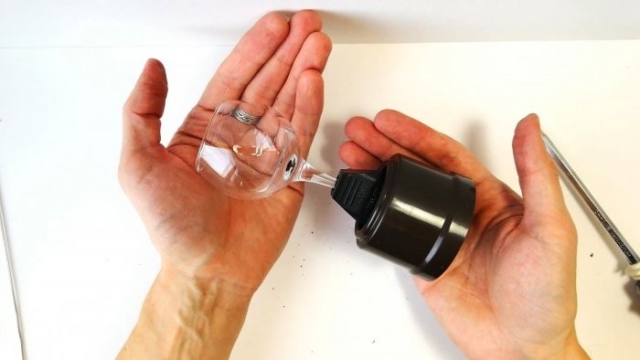 Обалденный сувенир из разбитой рюмки