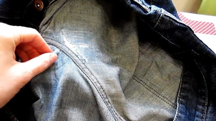 Как зашить потертость между штанин на джинсах