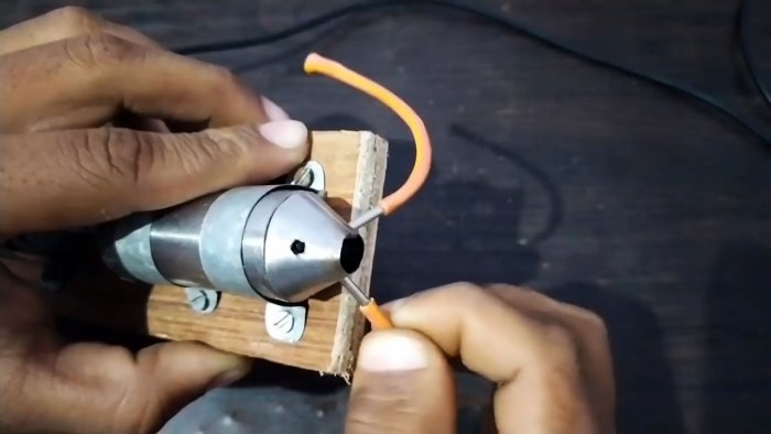 Как сделать мини реактивный двигатель с питанием от USB и зажигалки