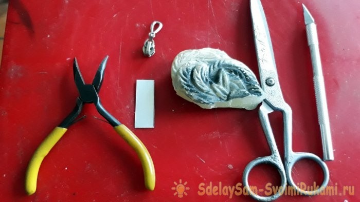 Как просто заменить сломанный бегунок на застёжке-молнии Как просто заменить сломанный бегунок на застёжке-молнии