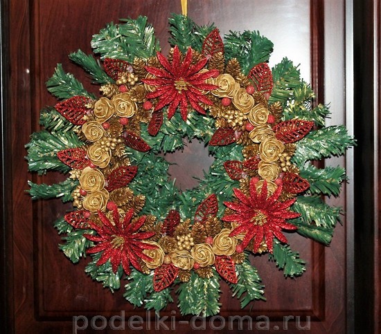 Венок из еловых веток