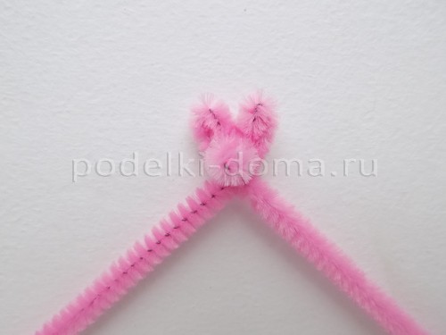 Плюшевый медвежонок из синельной проволоки