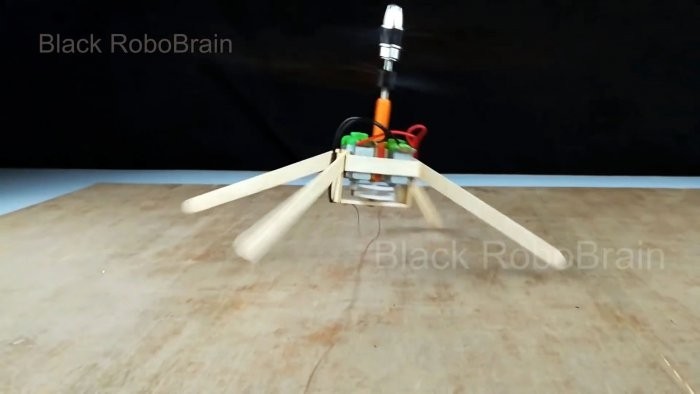 Как сделать рабочий двухвинтовой вертолет на обычных моторчиках от игрушек