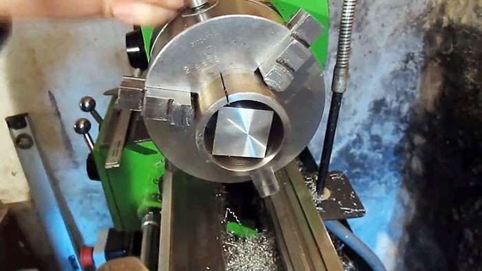 Как сделать куб в кубе на токарном станке