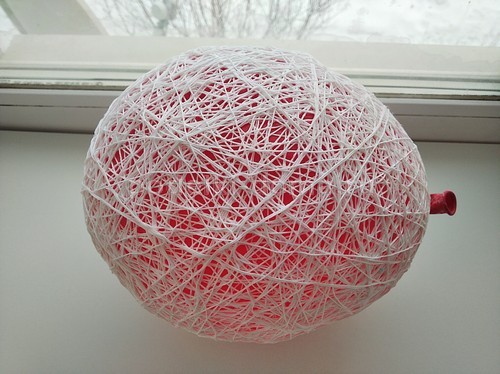 Пасхальное яйцо из ниток