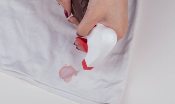 Народные средства, чтобы отстирать пятна от вишни, если порошок не справляется Народные средства, чтобы отстирать пятна от вишни, если порошок не справляется