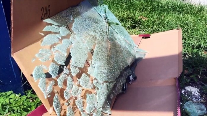 Эксперимент: кусочек свечи легко разбивает то, что не разобьет молоток Эксперимент: кусочек свечи легко разбивает то, что не разобьет молоток