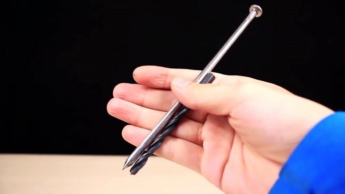 Как проткнуть гвоздём стеклянную бутылку?