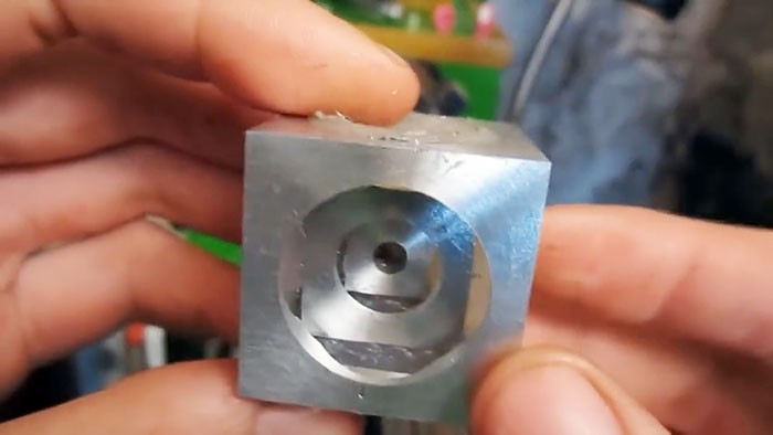 Как сделать куб в кубе на токарном станке