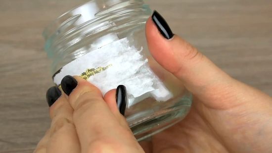 Проверенные временем средства, которыми можно отмыть стеклянные банки от этикеток Проверенные временем средства, которыми можно отмыть стеклянные банки от этикеток