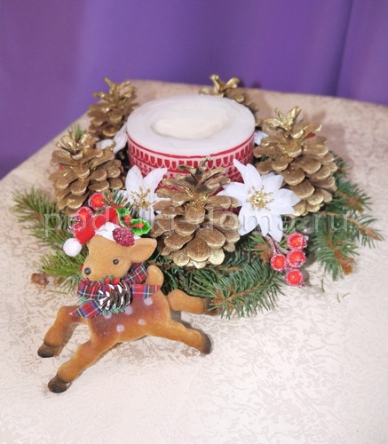 Венок из еловых веток