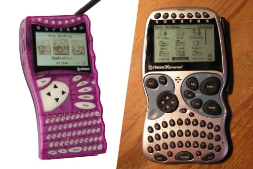 Его звали Cybiko. История первого российского смартфона, который вышел до iPhone и Symbian Его звали Cybiko. История первого российского смартфона, который вышел до iPhone и Symbian