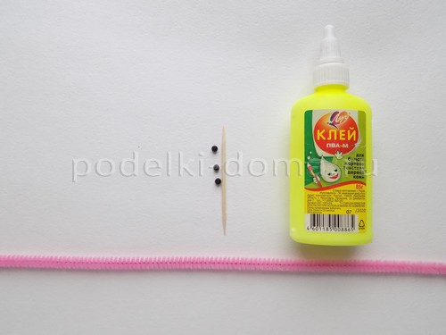 Плюшевый медвежонок из синельной проволоки