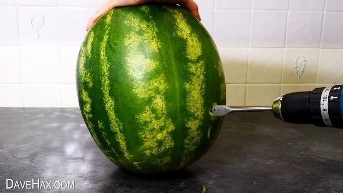 Освежающий коктейль из арбуза для всей семьи