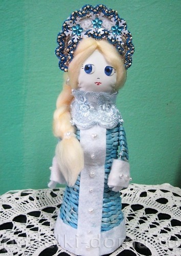 Лодочка-конфетница из бумажной лозы