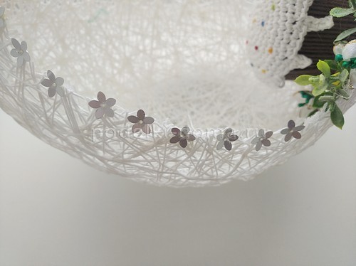 Пасхальное яйцо из ниток