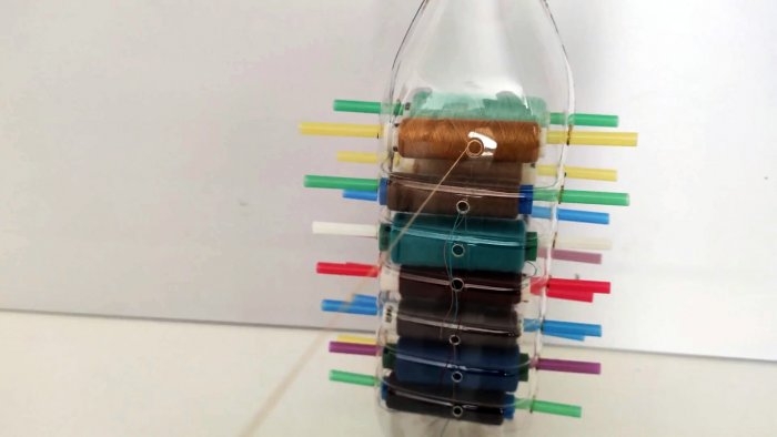 Теперь ничего не запутается. Способ хранения швейных ниток в ПЭТ бутылке Теперь ничего не запутается. Способ хранения швейных ниток в ПЭТ бутылке