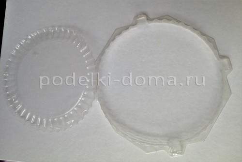 Венок из еловых веток