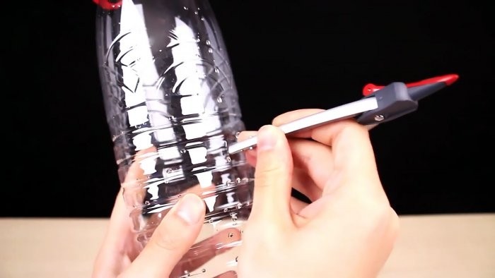 Как проткнуть гвоздём стеклянную бутылку?