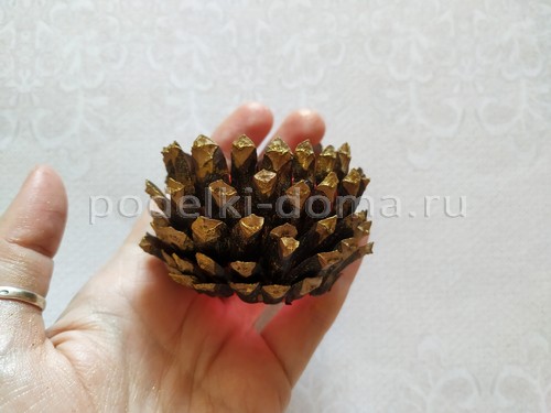 Подсвечник из шишки Подсвечник из шишки