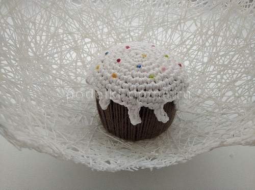 Пасхальное яйцо из ниток