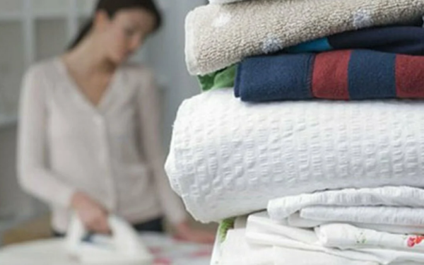 Почему нежелательно гладить постельное белье после стирки