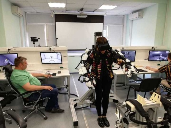 В Центре подготовки космонавтов представили «кентавра» для полета на Луну