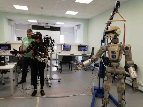 В Центре подготовки космонавтов представили «кентавра» для полета на Луну