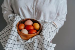 Для какой цели в воду во время варки яиц бросают спички Для какой цели в воду во время варки яиц бросают спички