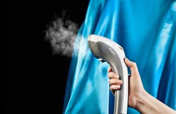 Возможно ли постирать шторы, не снимая их с карниза