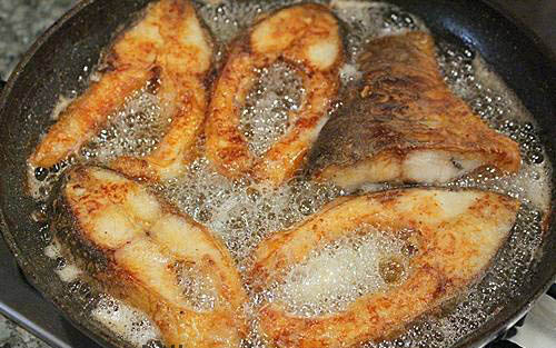 Секреты кухни: как избежать разбрызгивания жира во время жарки