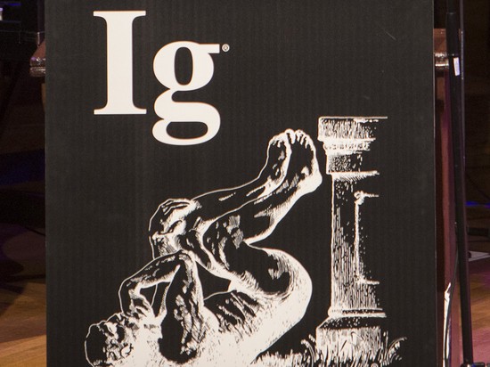 Клизмы, утята и язык юристов: названы лауреаты «Шнобелевской премии»