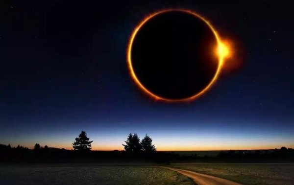 Какие даты конца 2022 года считаются самыми опасными, когда ожидаются лунное и солнечное затмения