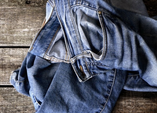 Можно ли просто и быстро вывести пятна жира с джинсов Можно ли просто и быстро вывести пятна жира с джинсов