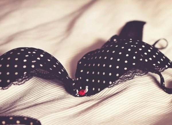 Правила стирки бюстгальтера, чтобы он не потерял форму