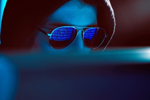 «Мы воины, а не террористы». Интервью с основателем хакерской группы Zаря «Мы воины, а не террористы». Интервью с основателем хакерской группы Zаря