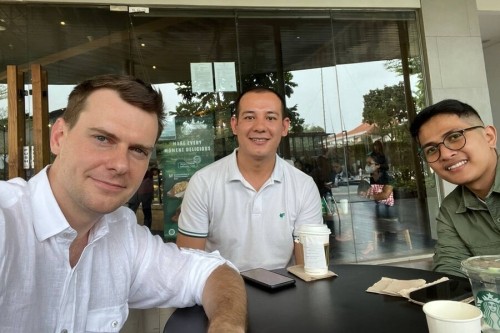 «Приезжать с открытыми коленями на встречу нельзя». IT-бизнесмен — о нюансах запуска стартапов в Индонезии «Приезжать с открытыми коленями на встречу нельзя». IT-бизнесмен — о нюансах запуска стартапов в Индонезии