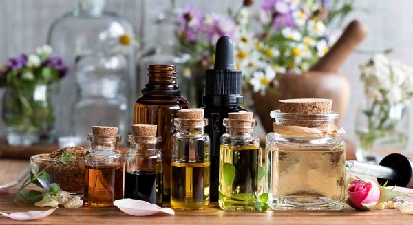 Доступные средства, которые помогут избавить верхнюю одежду от запахов кухни и сигарет