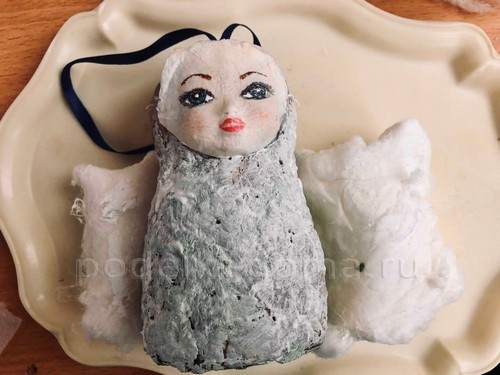 Снегурочка из смешанного папье-маше