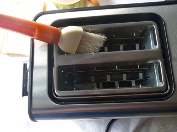 Простые способы очистки 7 кухонных предметов, до которых часто не доходят руки