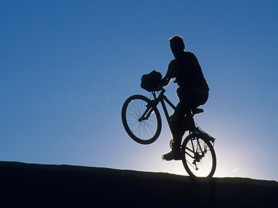 Московский ученый запатентовал скоростной велосипед, которым можно управлять лежа