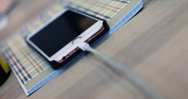 Как продлить срок действия зарядки мобильного телефона и когда она может навредить ему