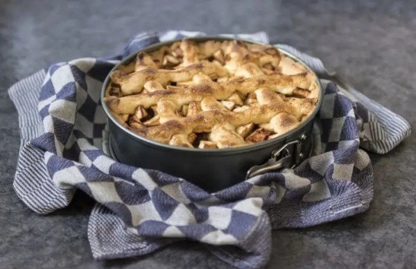 Проверенные способы, которые помогут без труда достать выпечку из любой формы