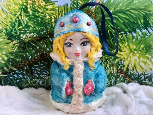 Ёлочная игрушка Зайка в технике ватного папье-маше