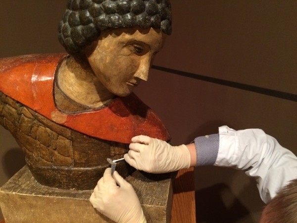 Микромир Третьяковки: на иконах нашли организмы, подходящие для создания лекарств